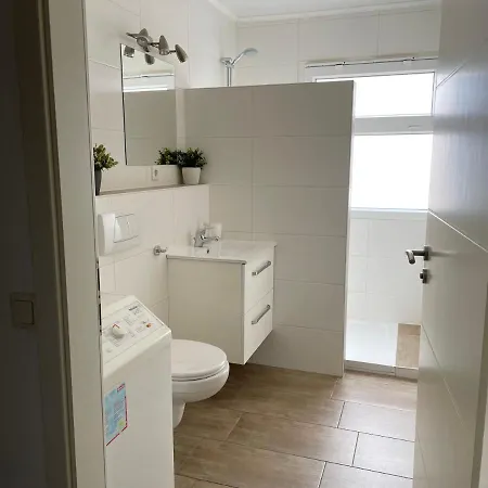 Witte Huus 75m² Und 51m² Apartment *