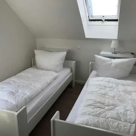 Witte Huus 75m_ Und 51m_ Ferienwoh * Hooksiel
